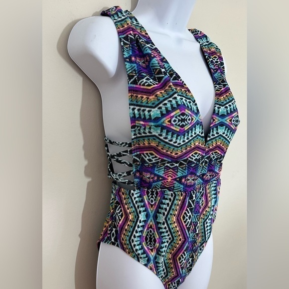 No Bounderies sz lg 11-13 jr swimsuit  beautiful style looks top quality - Picture 5 of 13